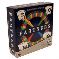 Partners brætspil for 4 personer. Et populært strategispil, hvor spillerne samarbejder to og to om at få deres brikker i mål.