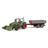Bruder 02182 Fendt Vario 211 traktor med funktionel frontlæsser og rød/grå tipanhænger i skala 1:16.