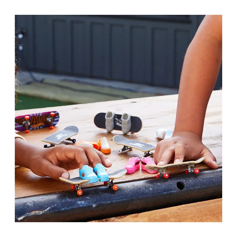 Hot wheels finger skate ASS