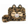 Tinka pung med flot leoparddesign og dekorativ pom pom.